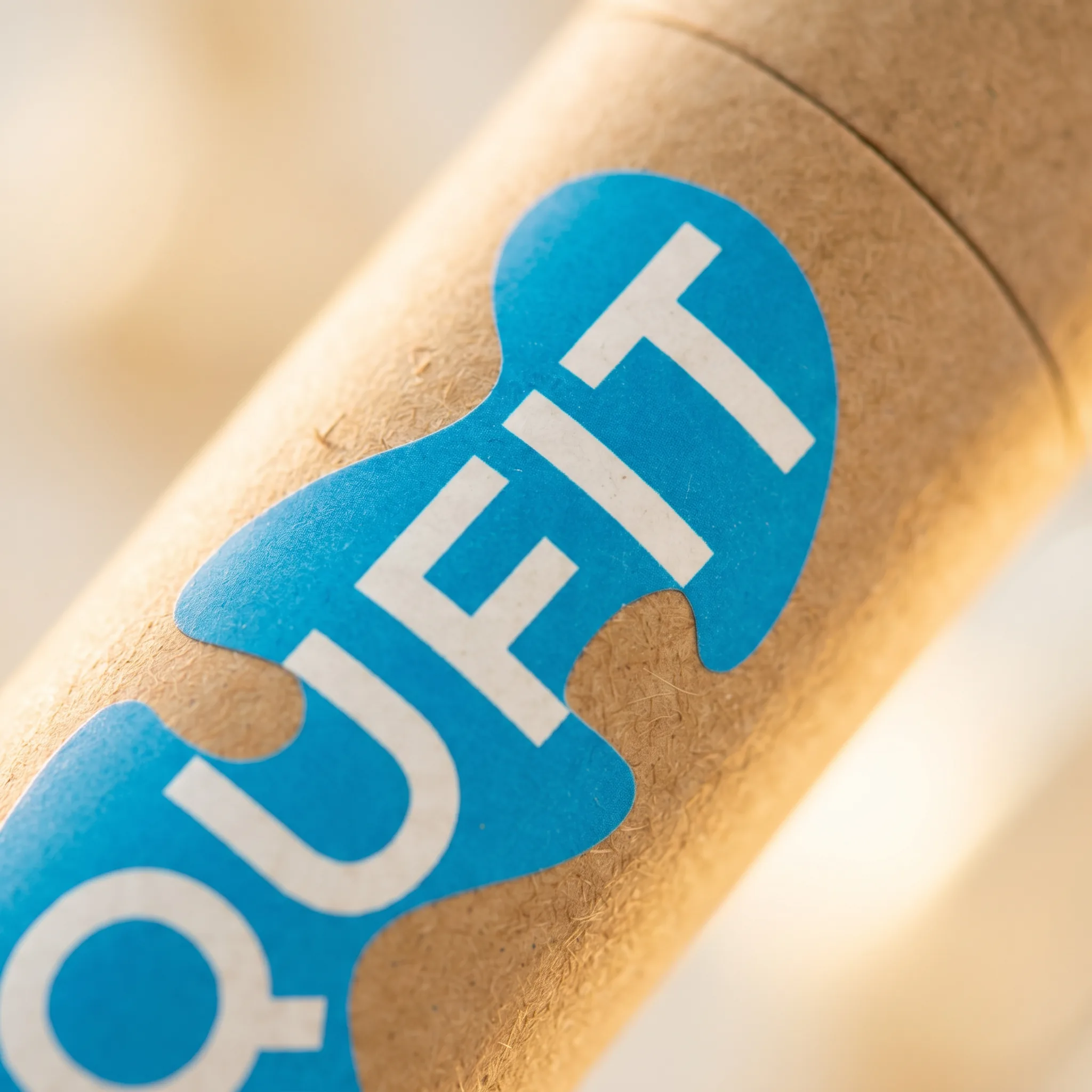 Qufit Stick – Nahaufnahme der Wachstextur